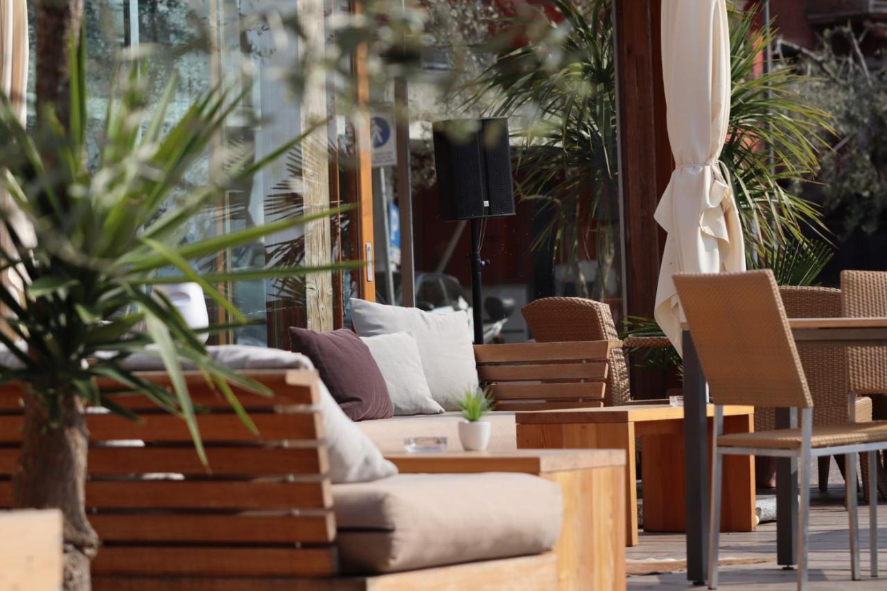 Kite & Lounge Hotel Club Da Baia Brenzone sul Garda Luaran gambar