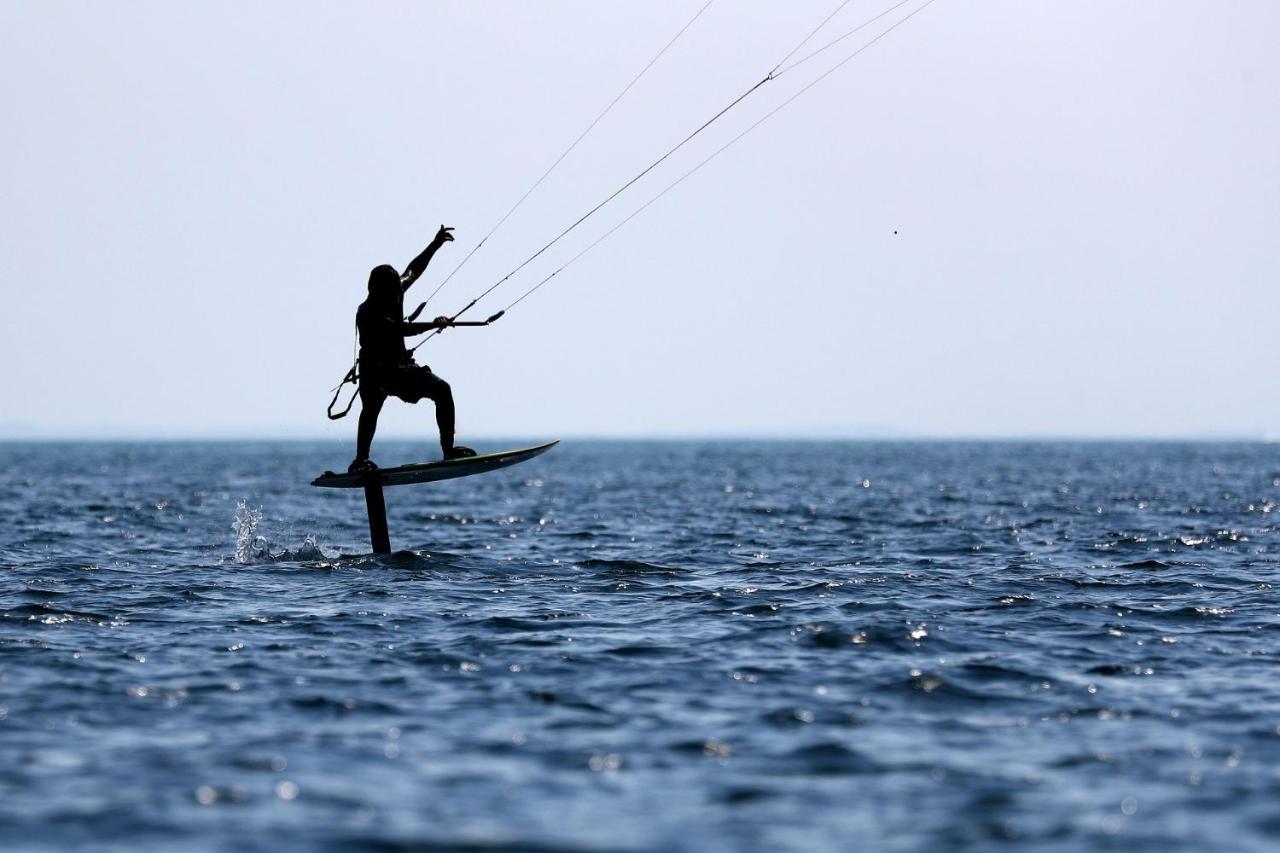 Kite & Lounge Hotel Club Da Baia Brenzone sul Garda Luaran gambar